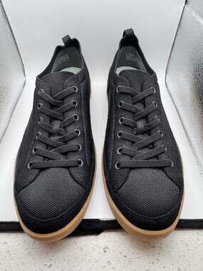 Vionic Women's Winny Knit Low Top Sneaker - Black/Gum Shoe